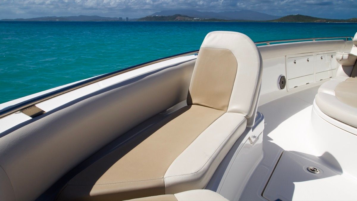 Boston Whaler 420 Outrage | High Tide