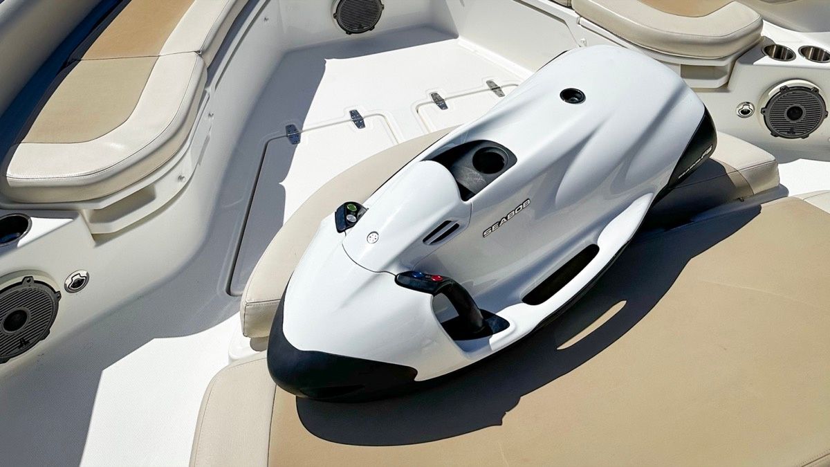 Boston Whaler 420 Outrage | High Tide