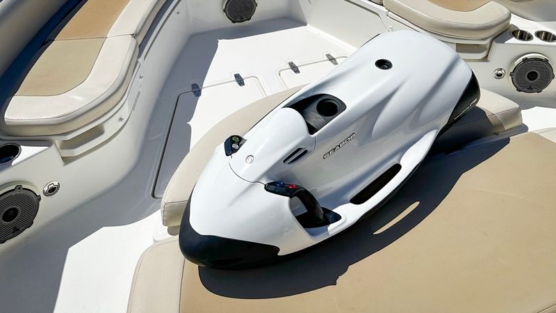 Boston Whaler 420 Outrage | High Tide
