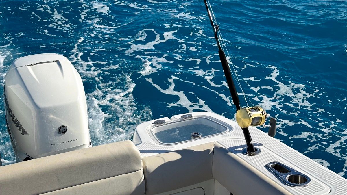 Boston Whaler 420 Outrage | High Tide