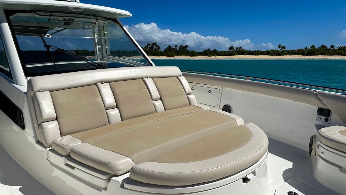 Boston Whaler 420 Outrage | High Tide