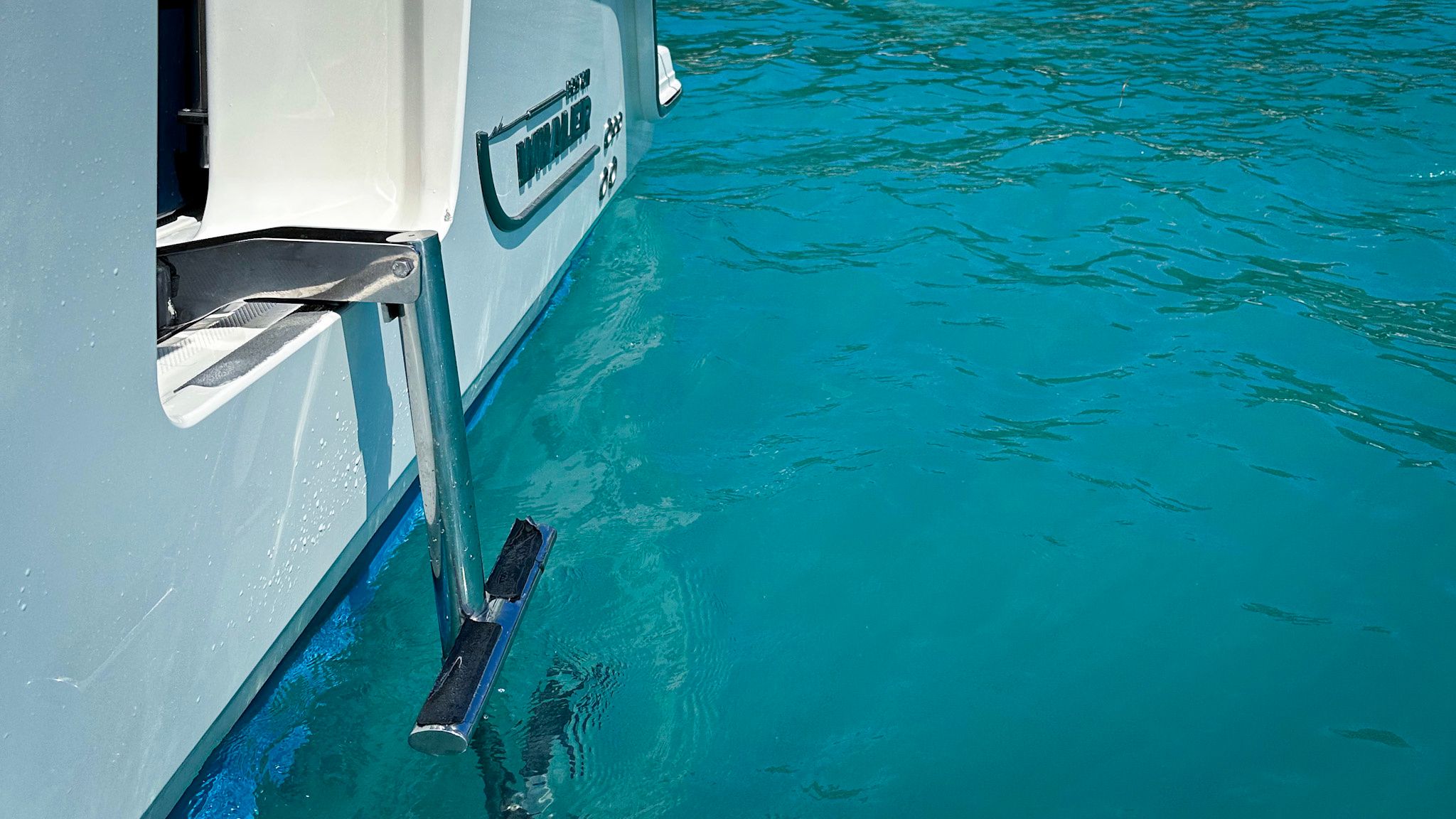 Boston Whaler 420 Outrage | High Tide