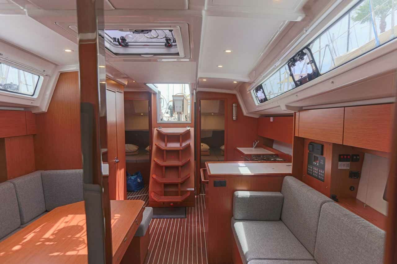 Bavaria C38 | Cloud Rider