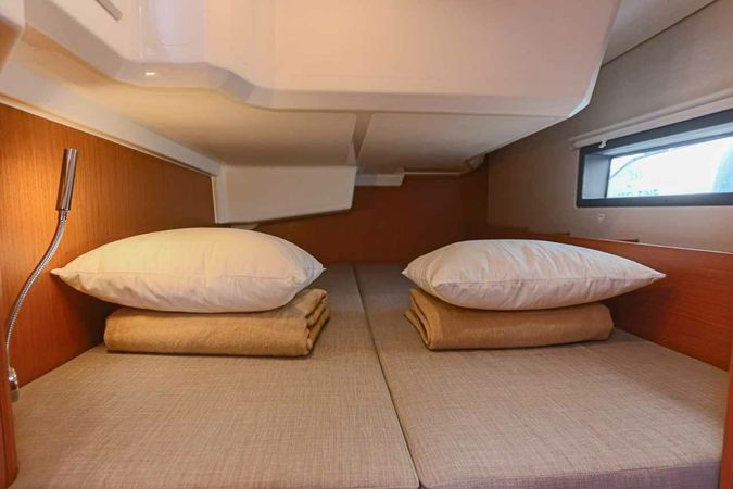 Bavaria C38 | Cloud Rider