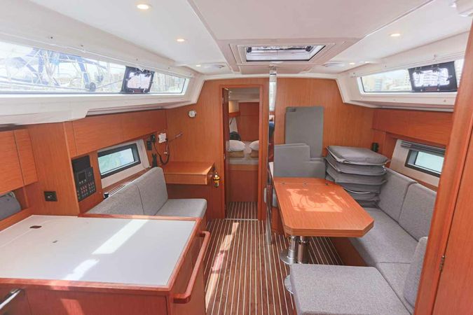 Bavaria C38 | Cloud Rider