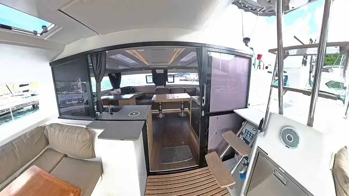Fountaine Pajot Helia 44 | Anila
