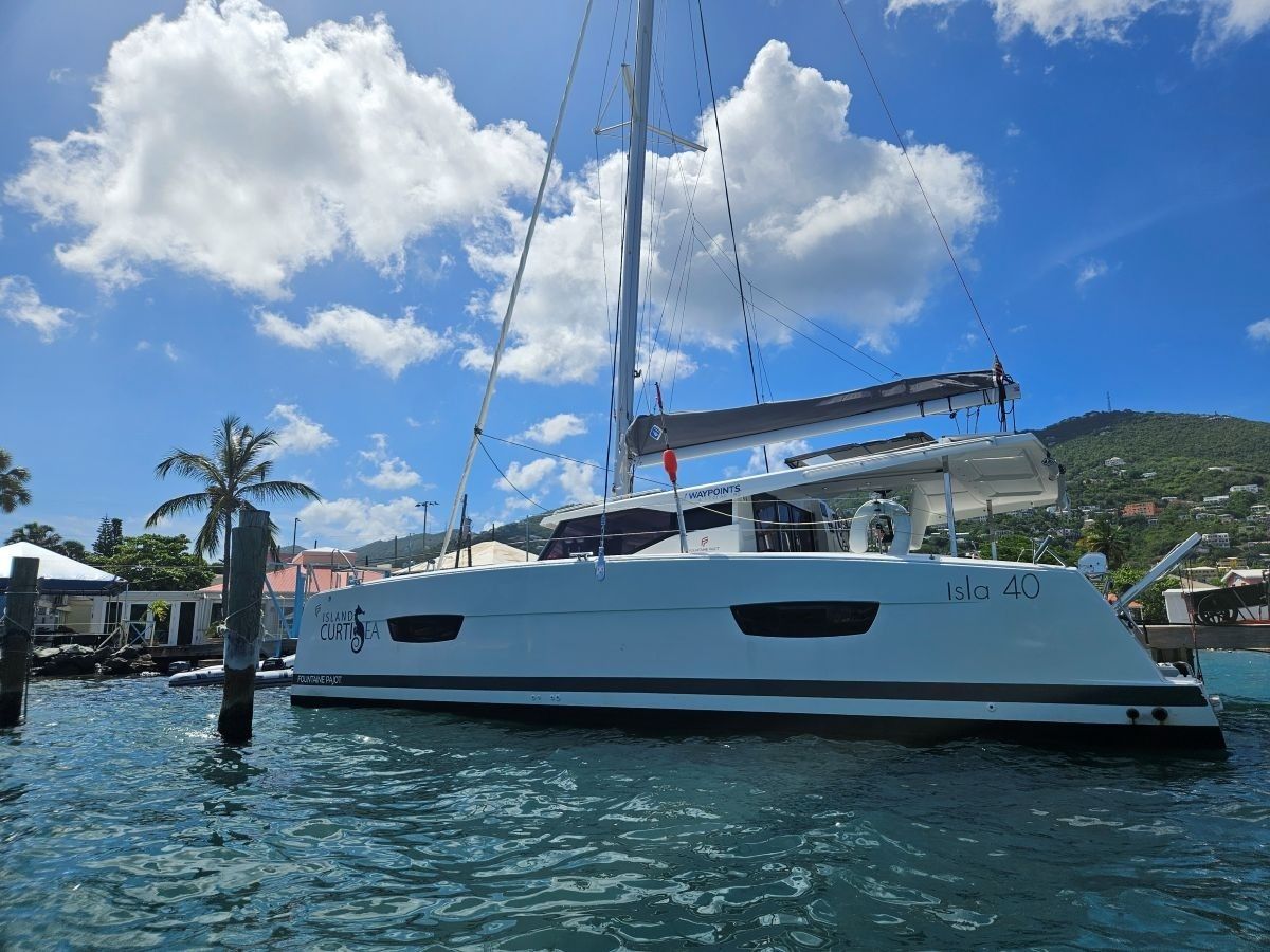 Fountaine Pajot Isla 40 | Island Curtisea