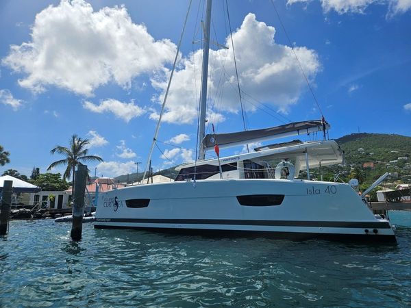 Fountaine Pajot Isla 40 | Island Curtisea