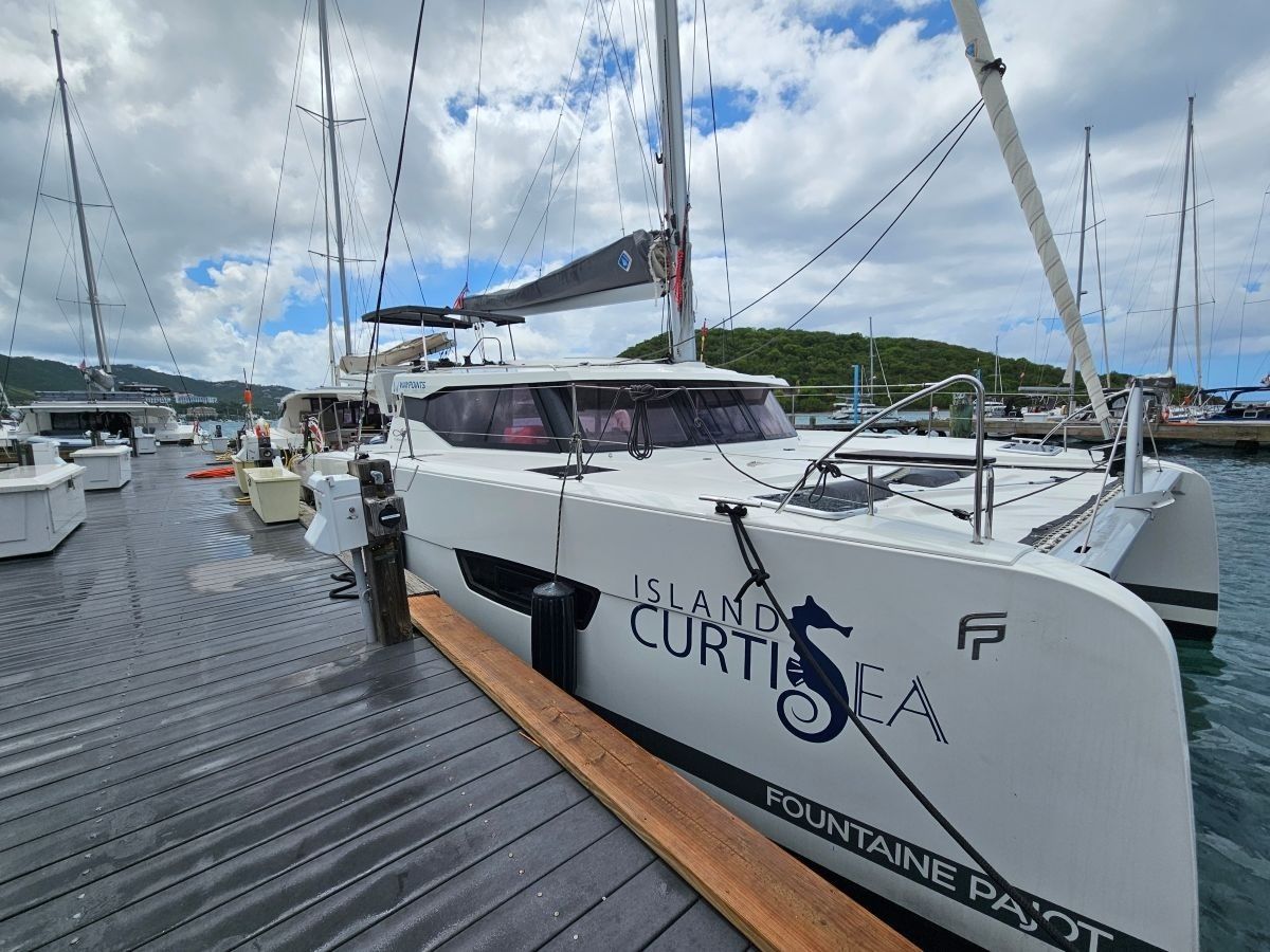 Fountaine Pajot Isla 40 | Island Curtisea