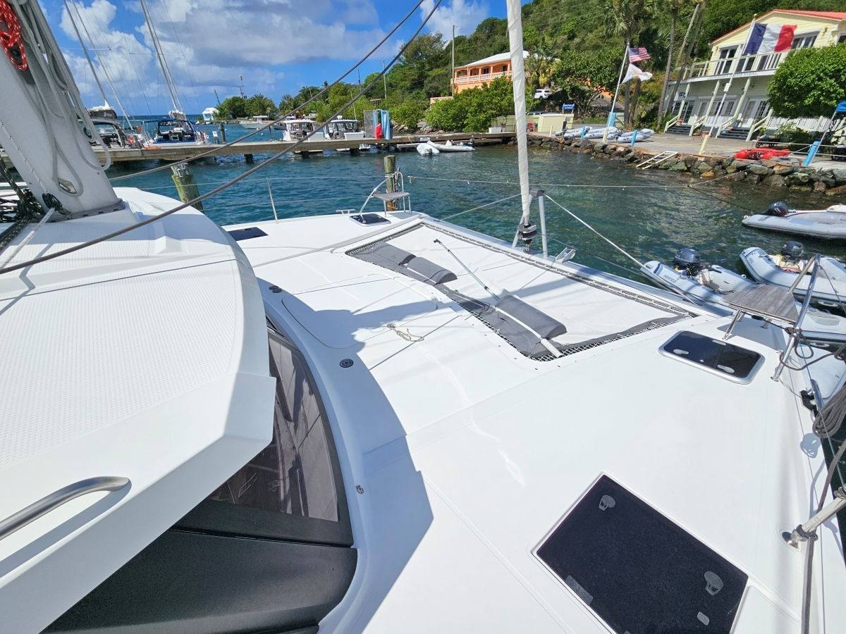 Fountaine Pajot Isla 40 | Island Curtisea