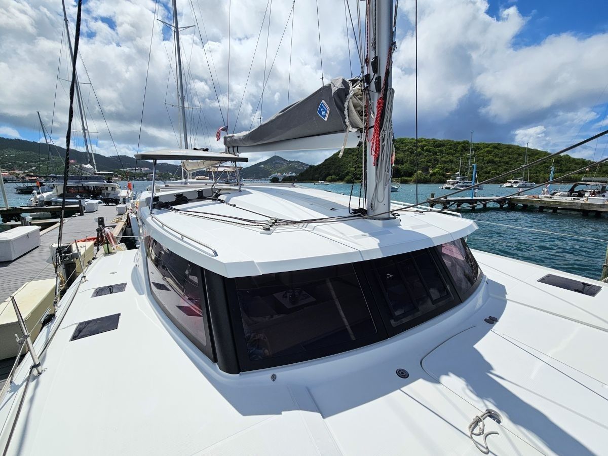 Fountaine Pajot Isla 40 | Island Curtisea