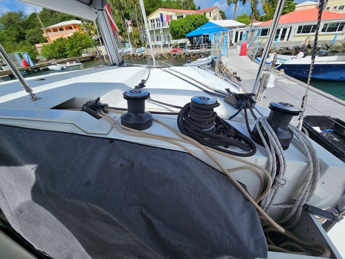 Fountaine Pajot Isla 40 | Island Curtisea