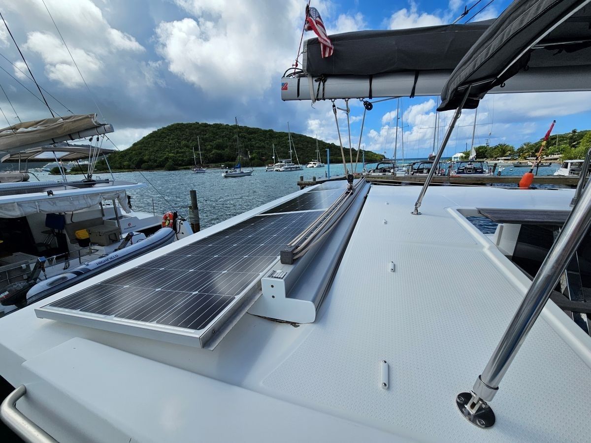 Fountaine Pajot Isla 40 | Island Curtisea