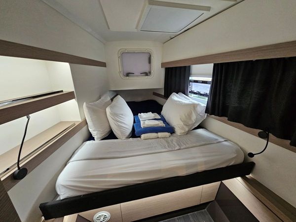 Fountaine Pajot Isla 40 | Island Curtisea