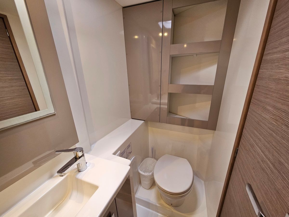 Fountaine Pajot Isla 40 | Island Curtisea