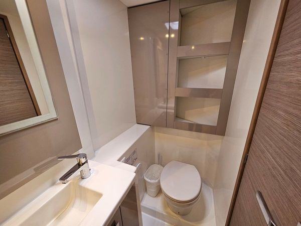 Fountaine Pajot Isla 40 | Island Curtisea
