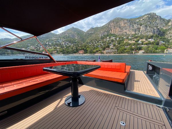 Van Dutch 40 | Flash