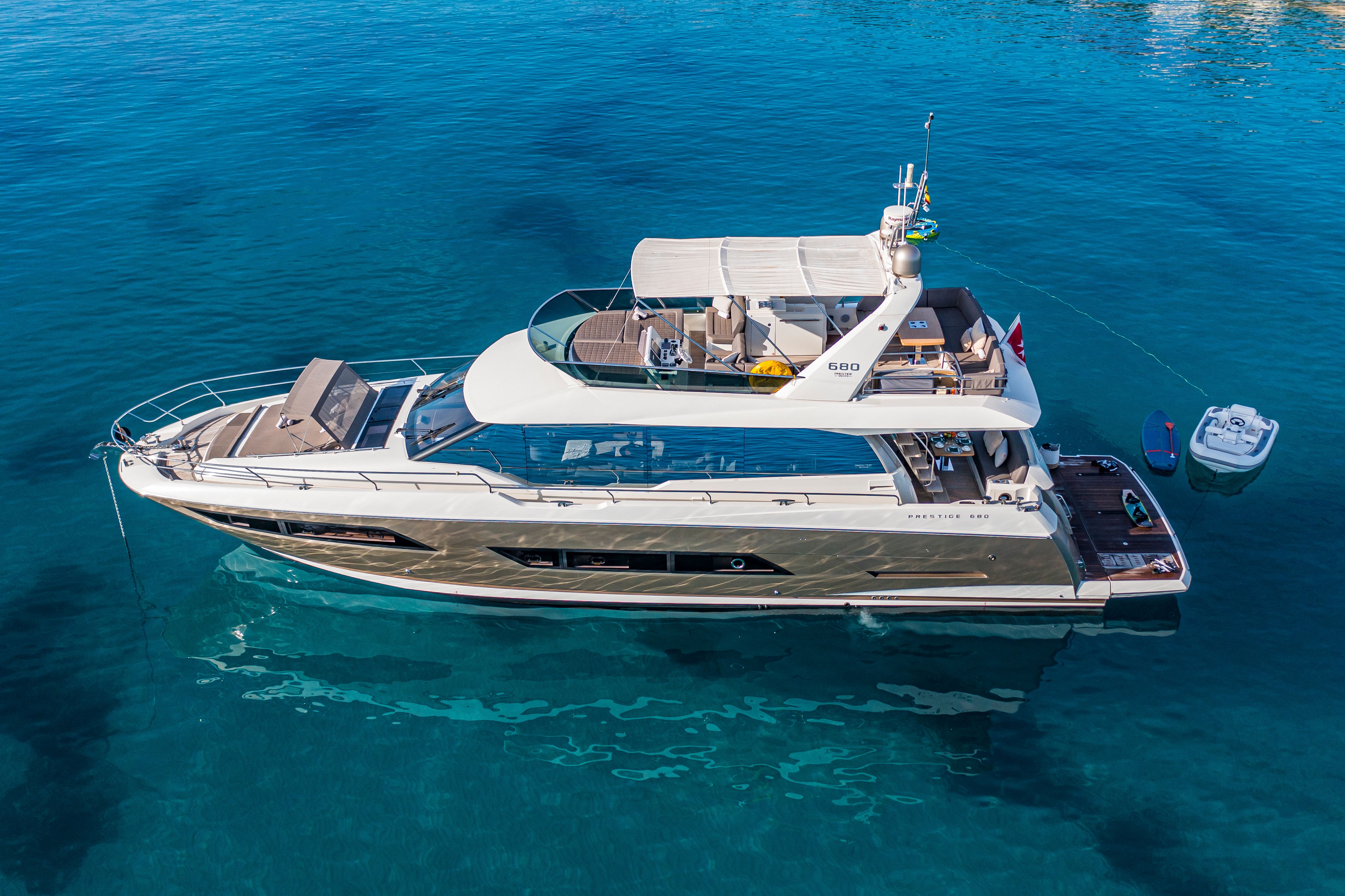 Prestige 680 | Blue M