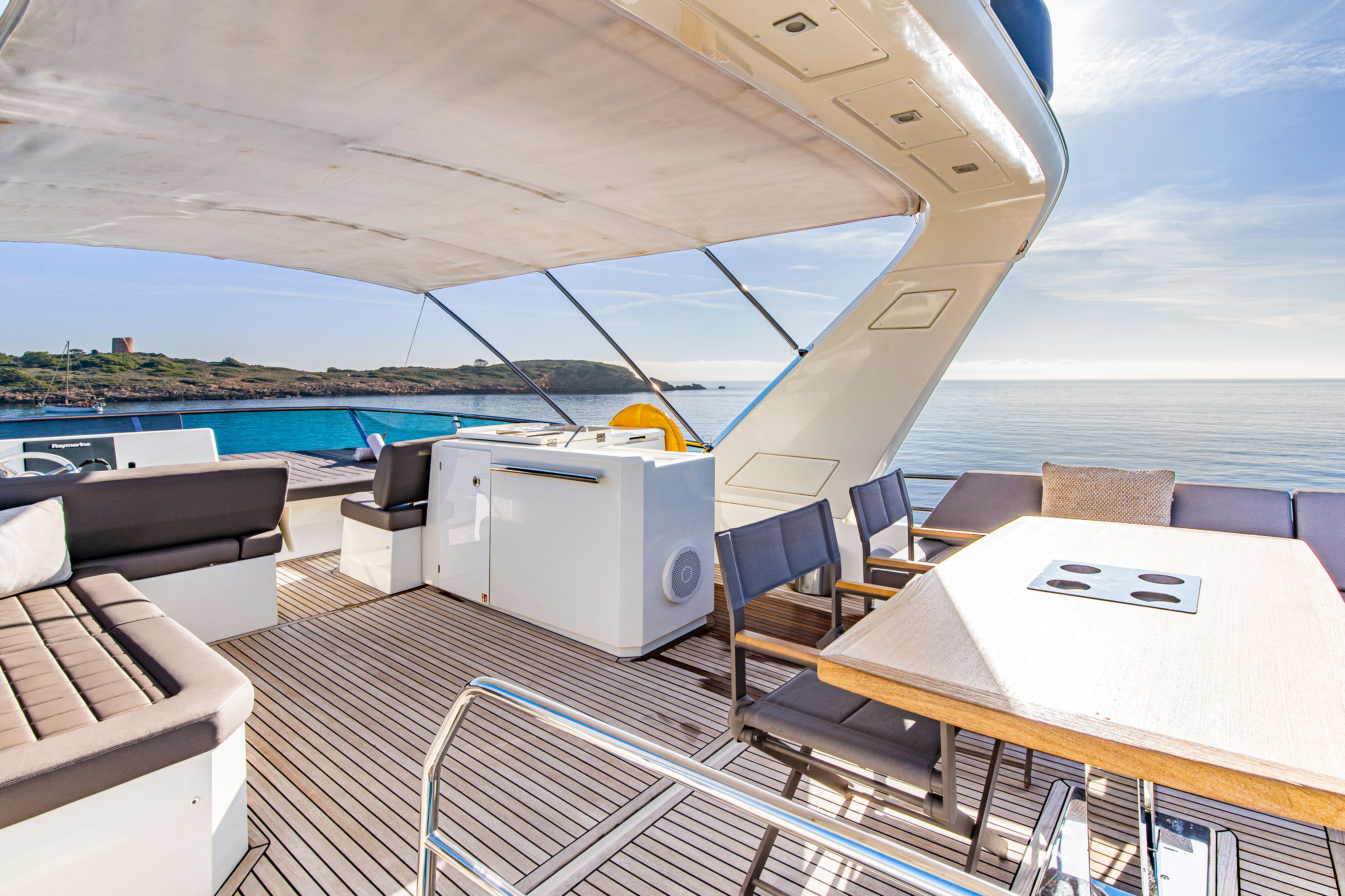 Prestige 680 | Blue M