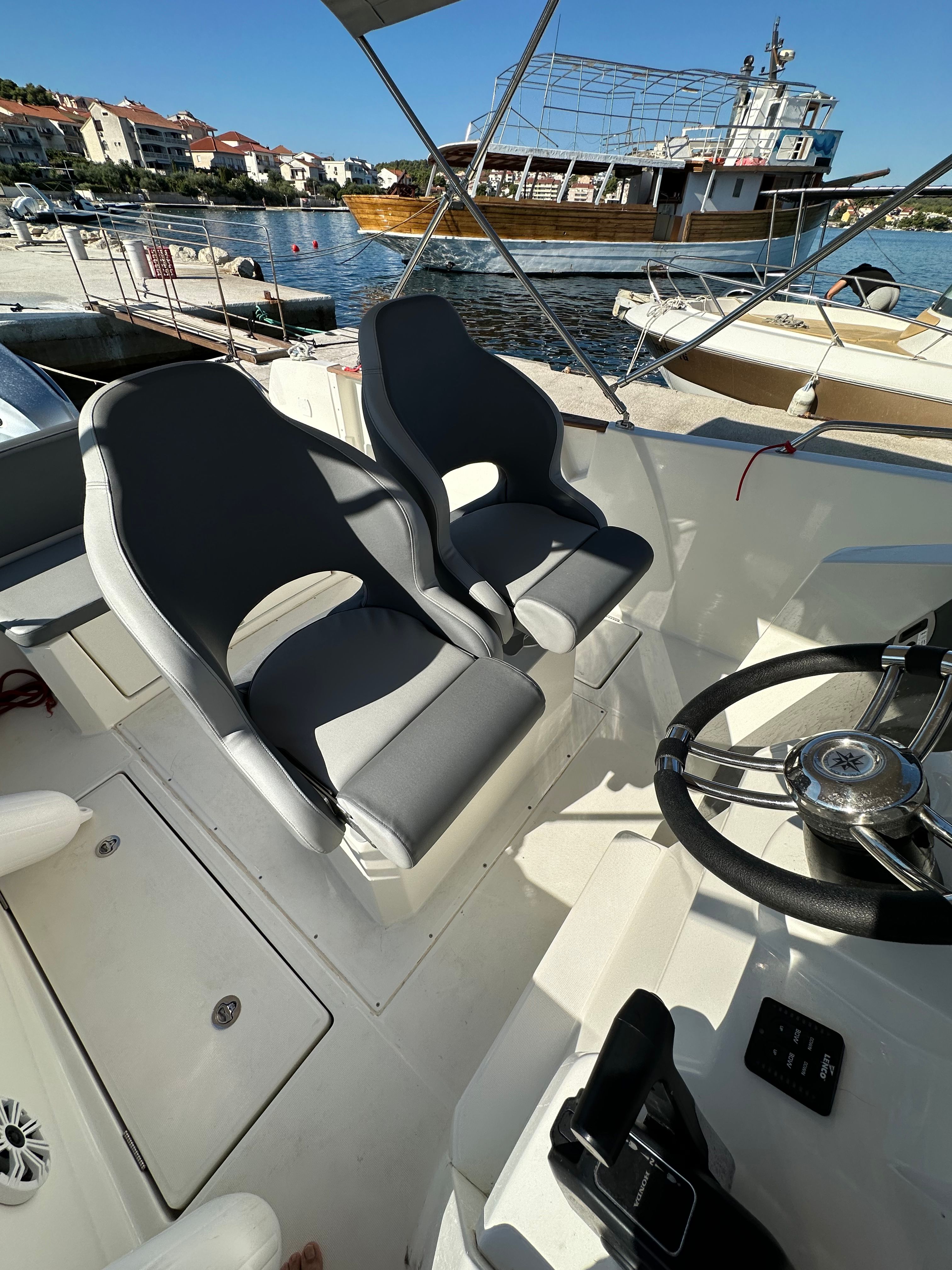 Jeanneau Cap Camarat 7.5 | 23 Honda