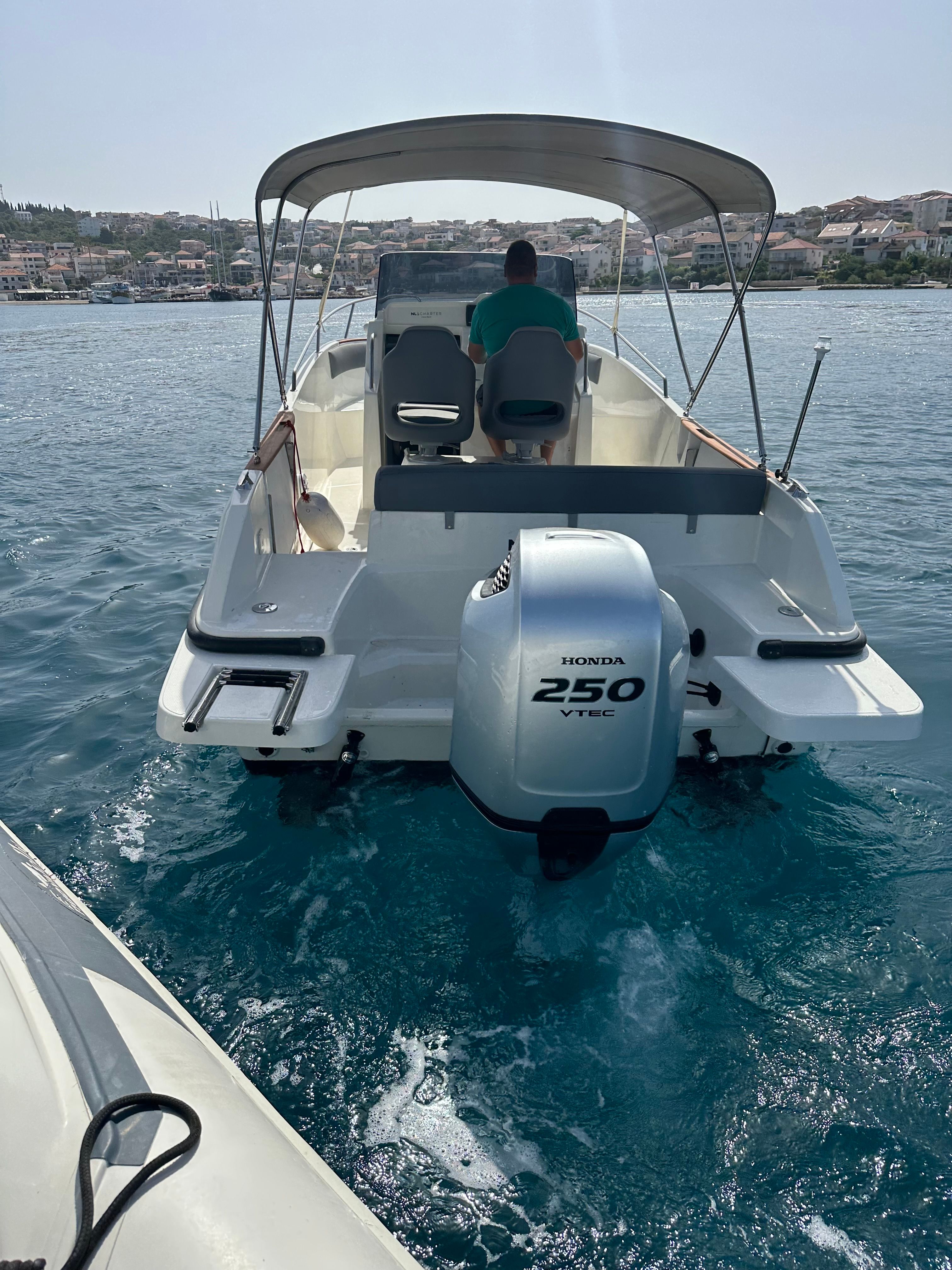 Jeanneau Cap Camarat 7.5 | 23 Honda