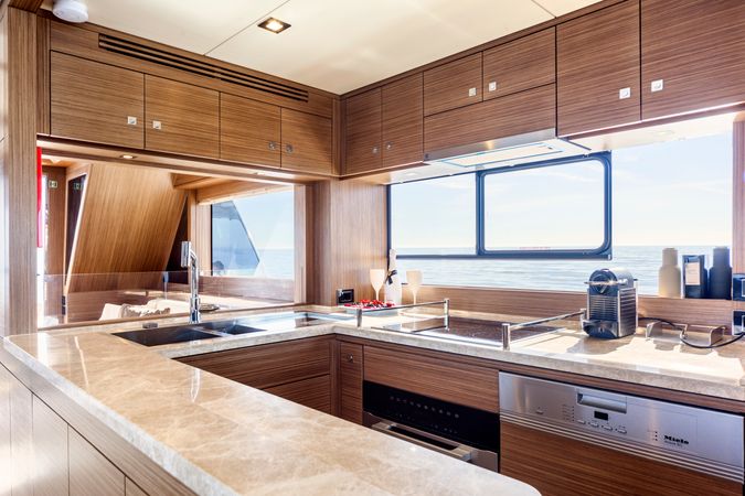 Sirena Yachts 64 | Salacia