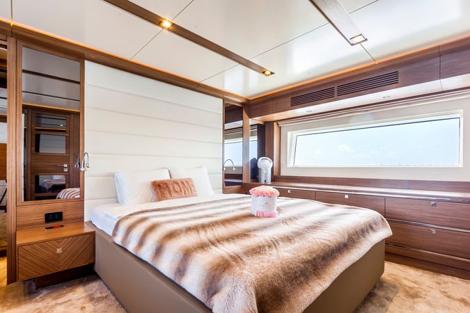 Sirena Yachts 64 | Salacia