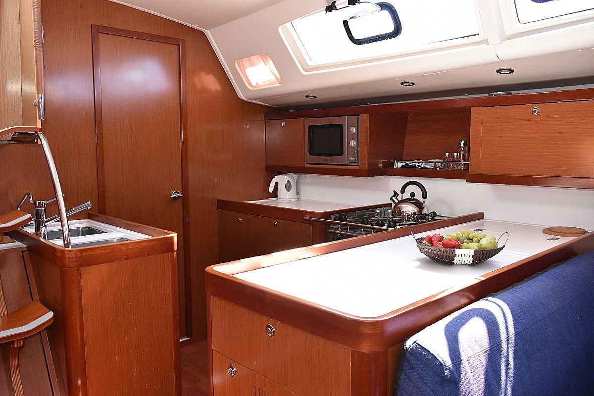 Beneteau Oceanis 54 | Angelina
