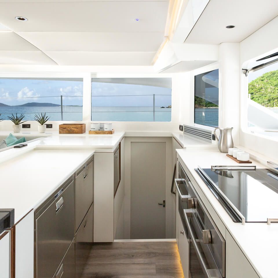 Voyage 590 | Five O'Clock Somewhere