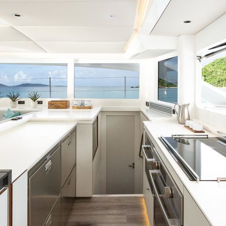 Voyage 590 | Five O'Clock Somewhere