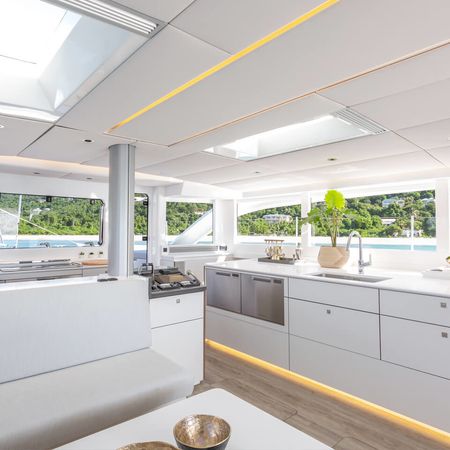 Voyage 590 | Five O'Clock Somewhere