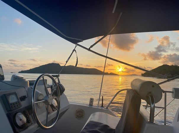 Fountaine Pajot MY 37 | Poerava