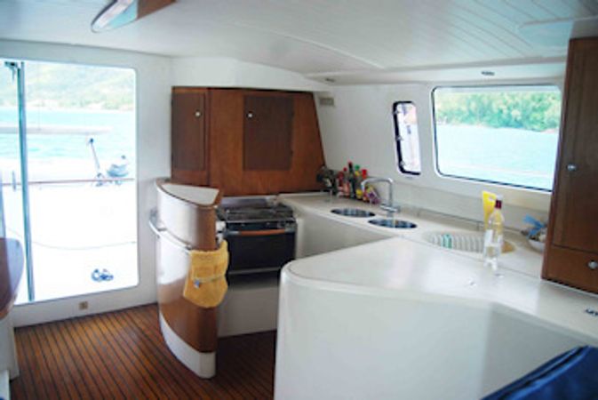 Fountaine Pajot MY 37 | Poerava