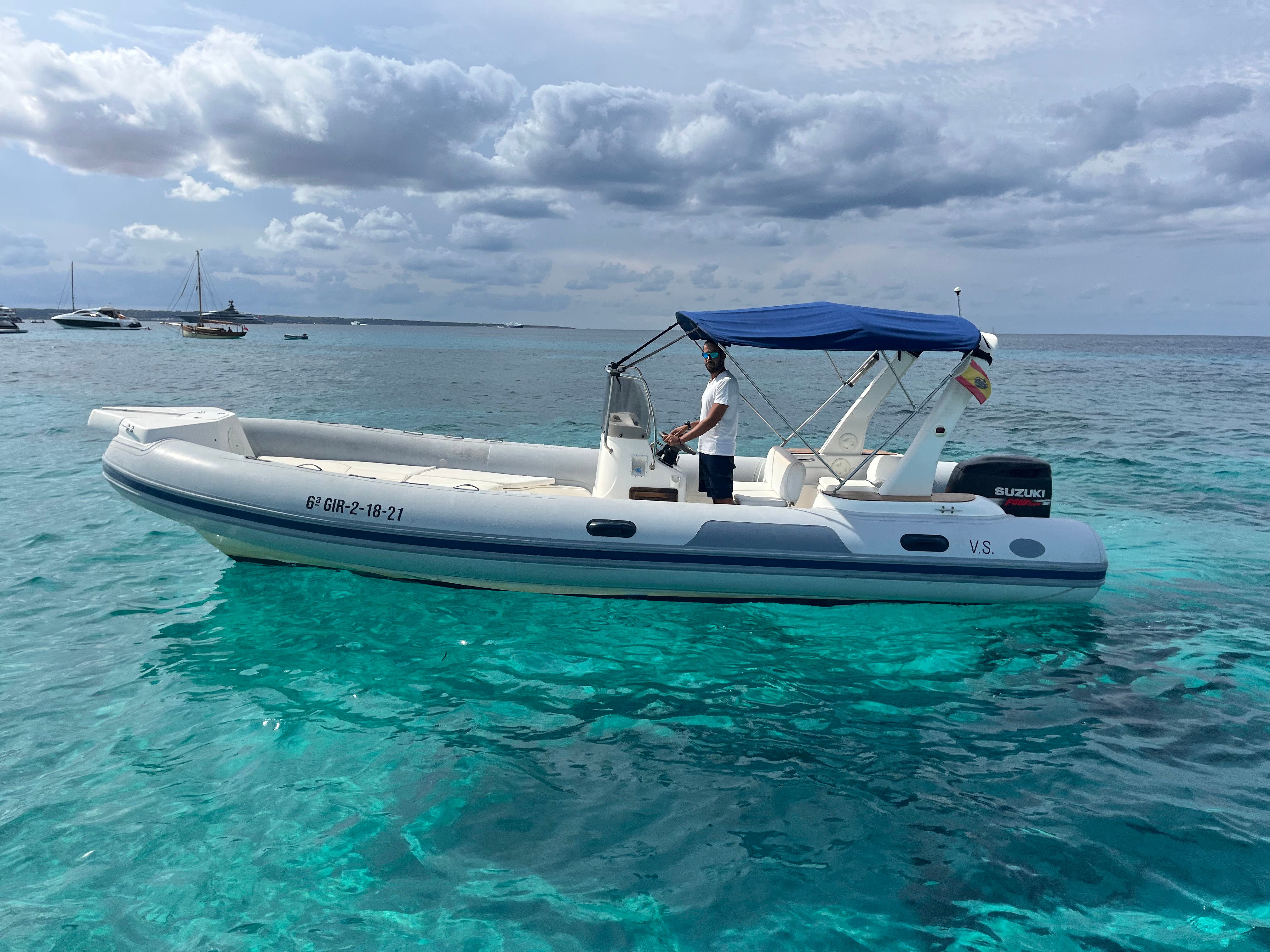 Capelli Tempest 750 | VS