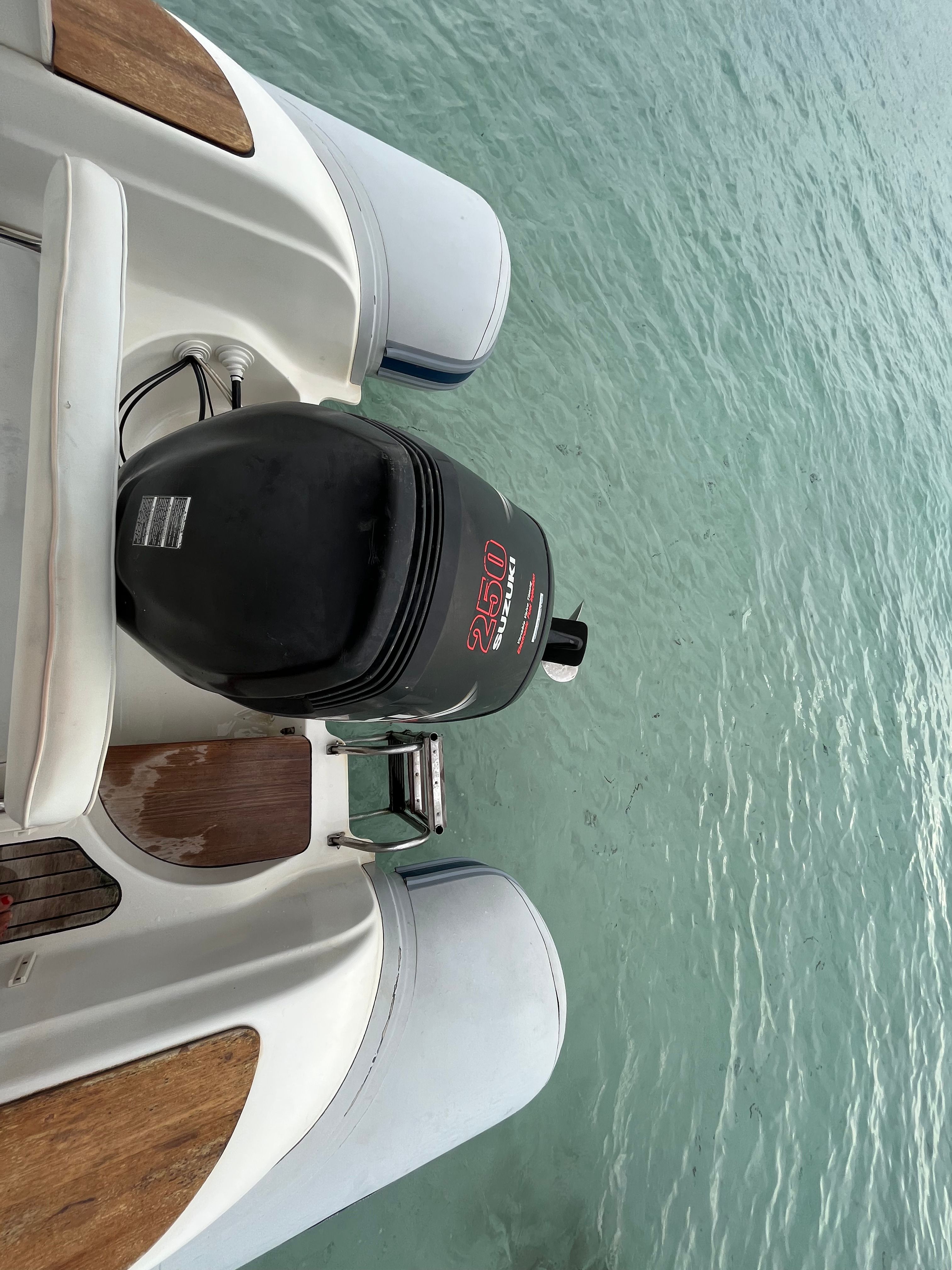 Capelli Tempest 750 | VS