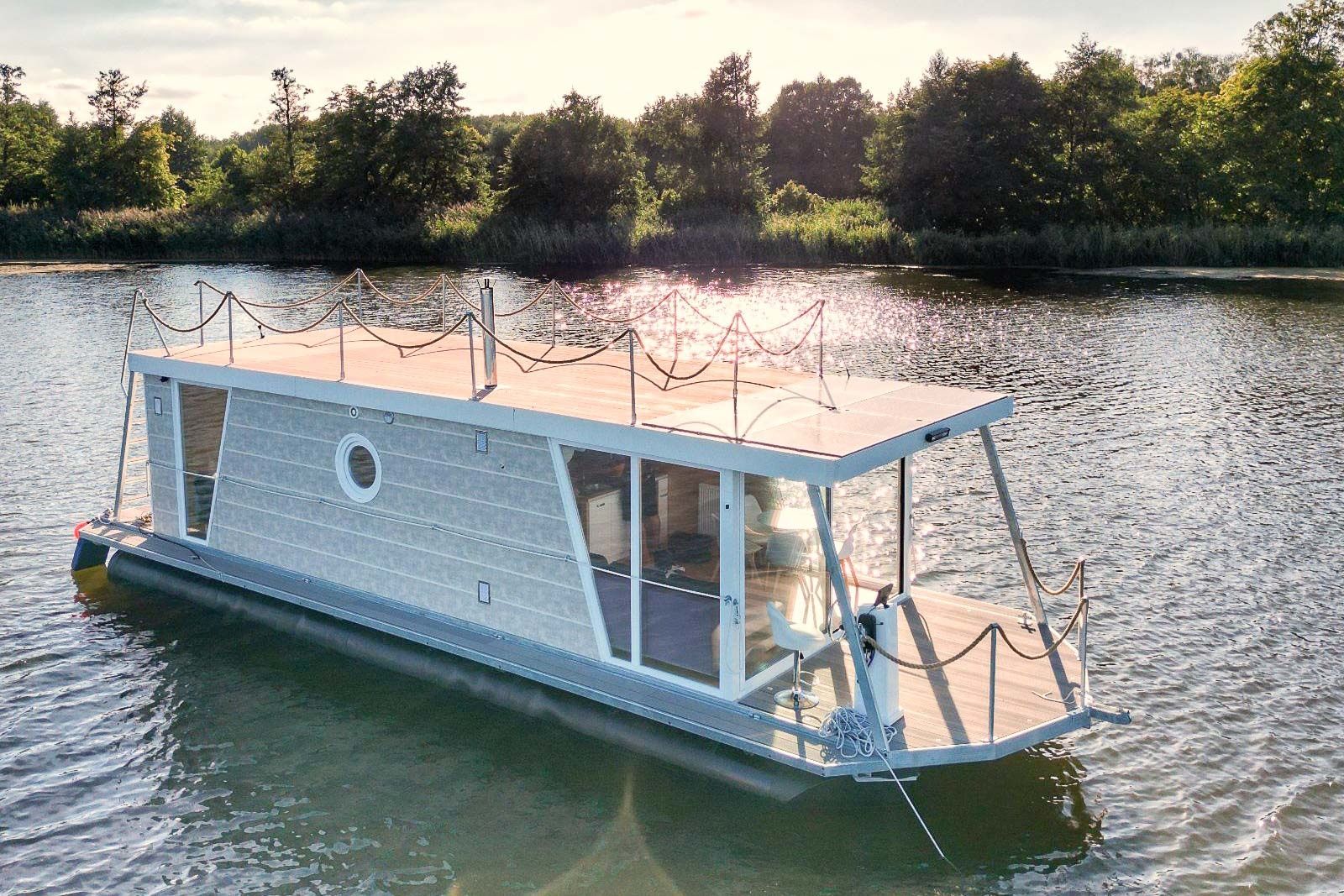 Houseboat Saunalounge 12.2 | Senno Lutz