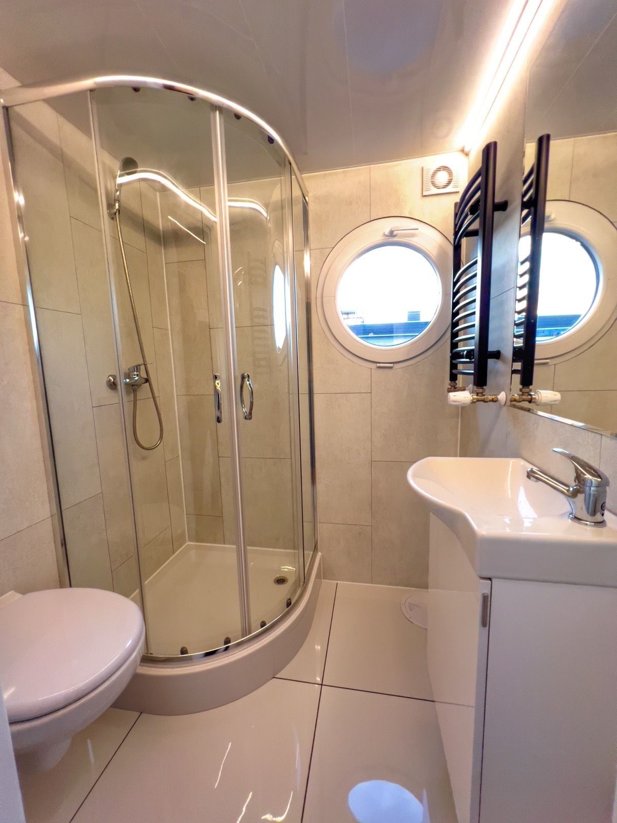 Houseboat Saunalounge 12.2 | Senno Lutz