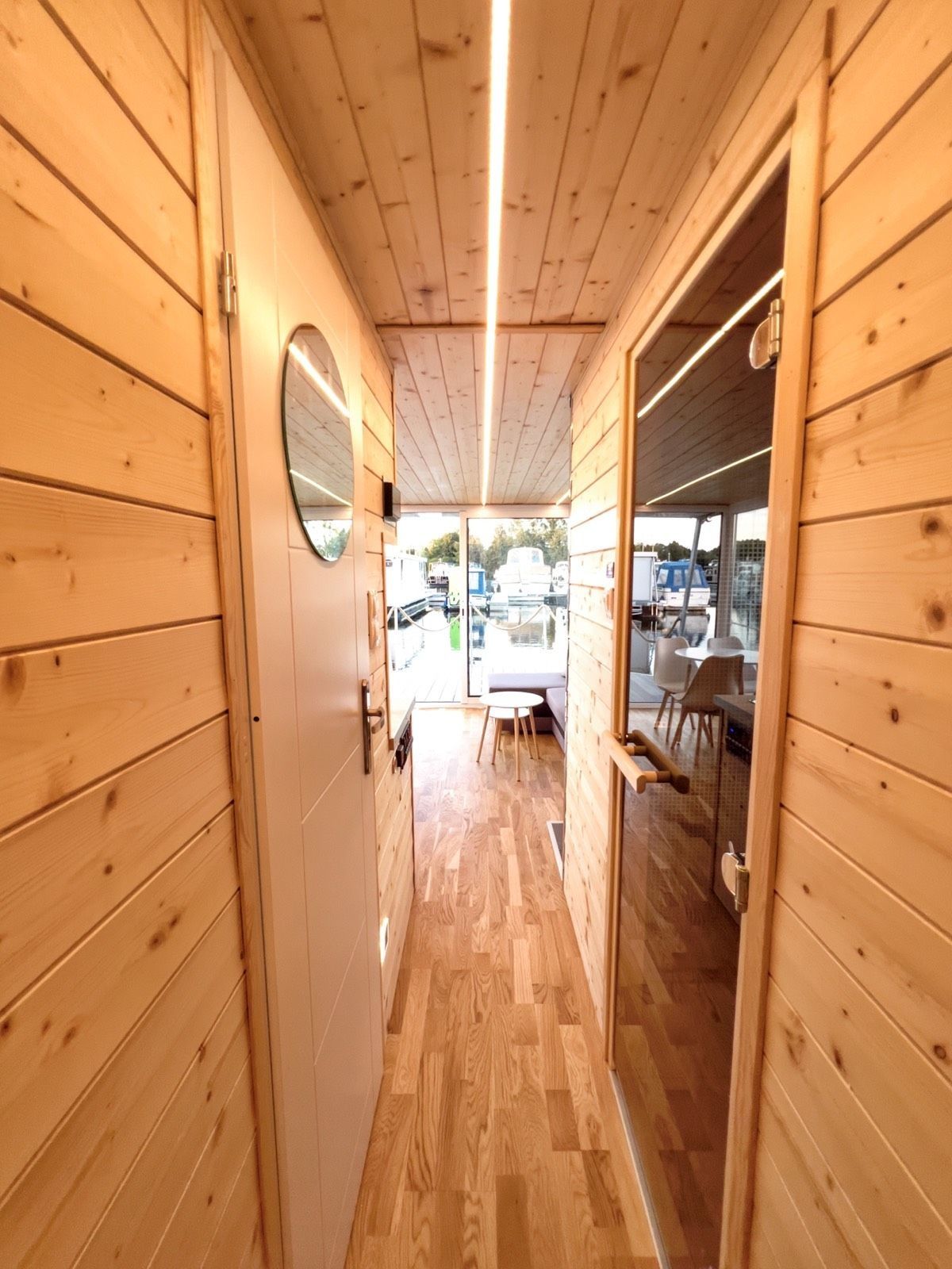 Houseboat Saunalounge 12.2 | Senno Lutz