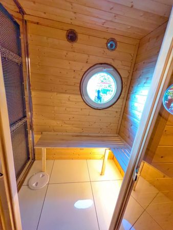Houseboat Saunalounge 12.2 | Senno Lutz