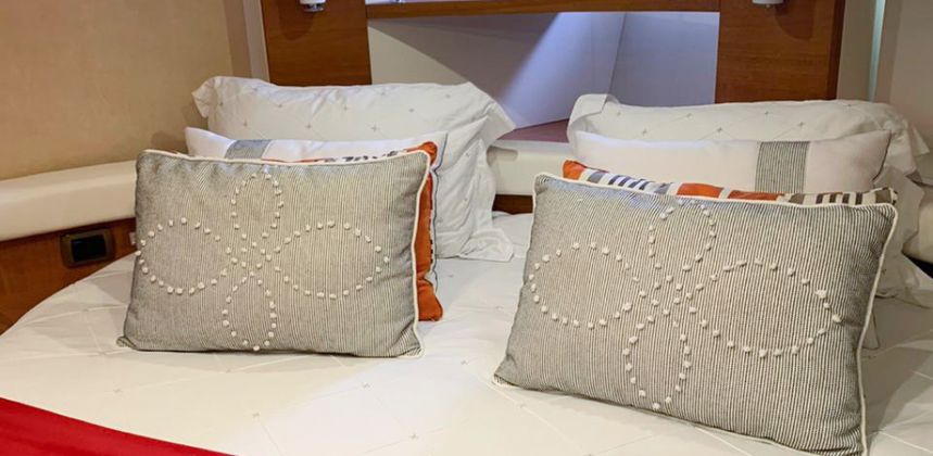 Intermarine Azimut 600 | Belatrix