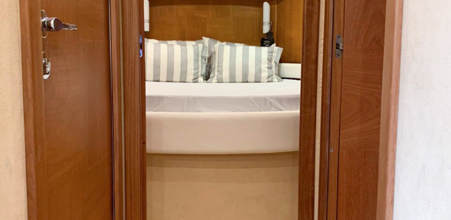 Intermarine Azimut 600 | Belatrix