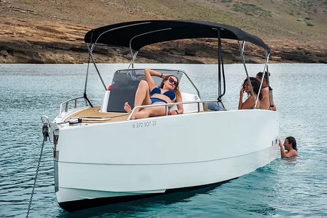 Nuva Yachts M6 | Athenea