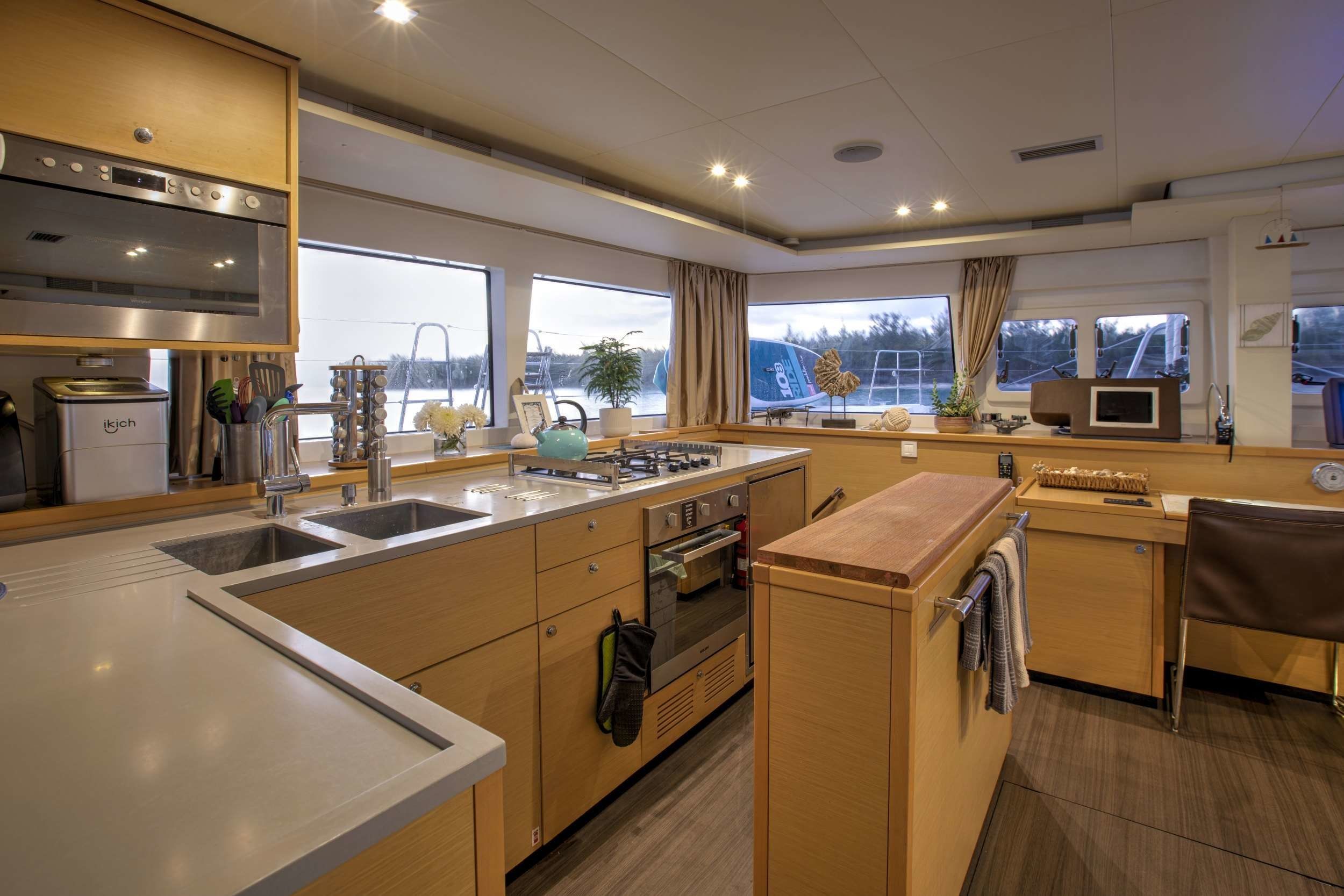 Lagoon 560 | Whispers 2