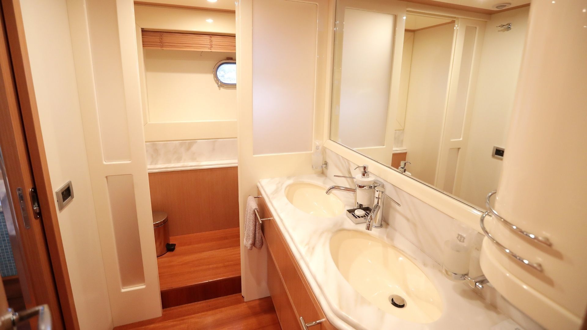 Ferretti 830 | Felina