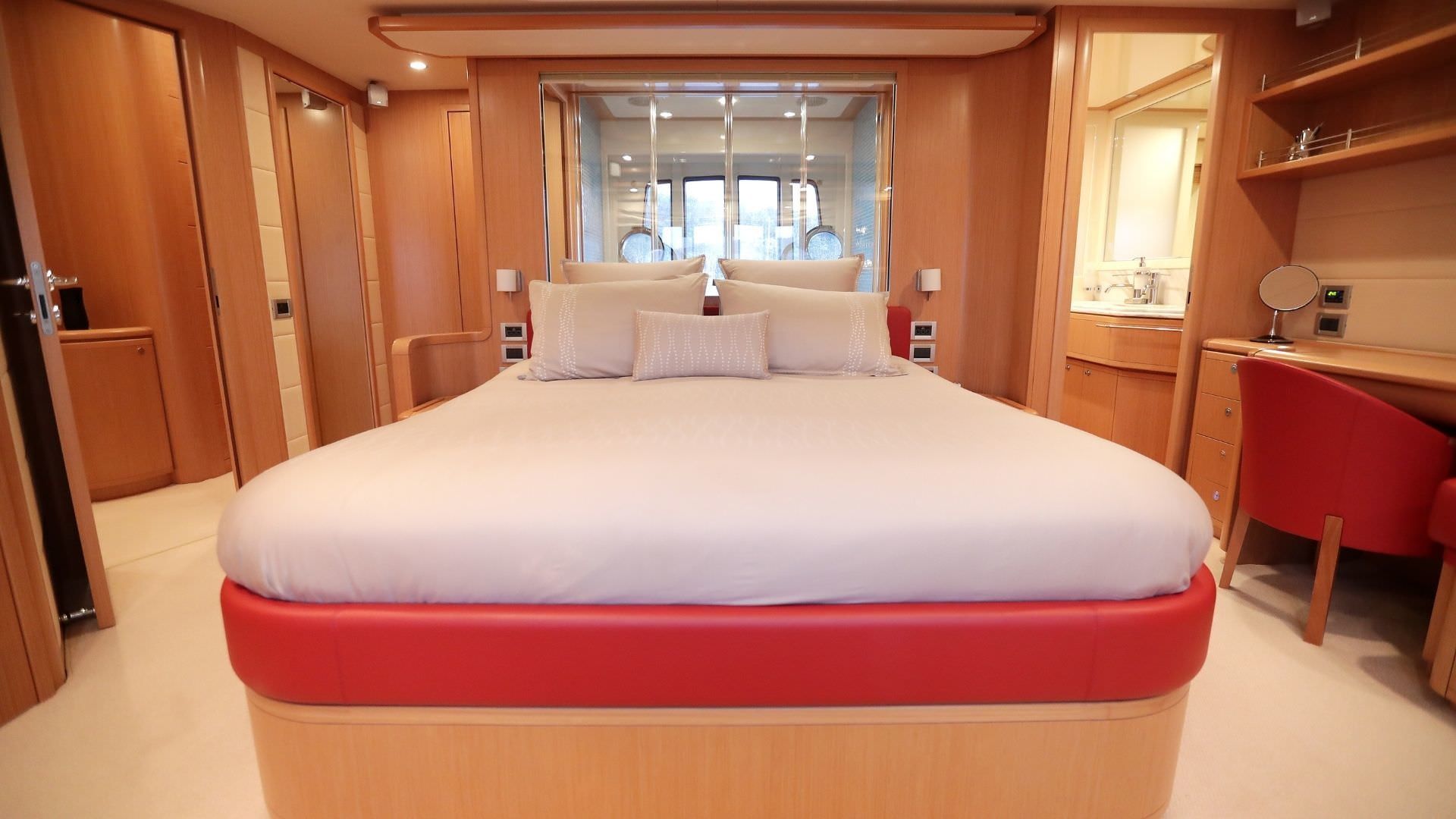 Ferretti 830 | Felina
