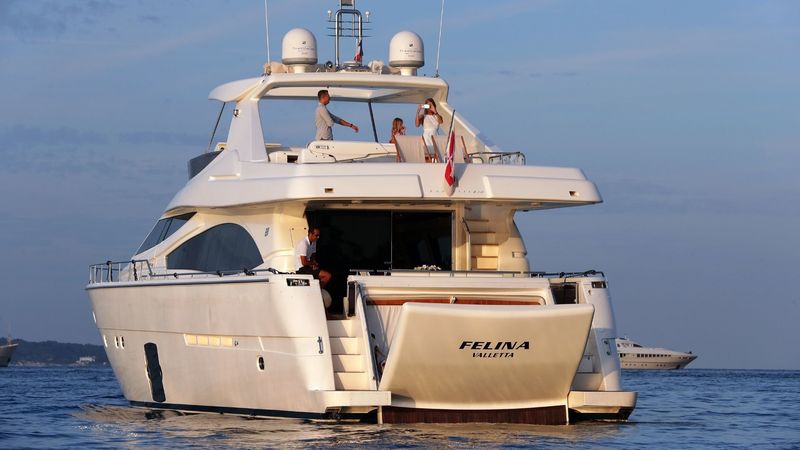 Ferretti 830 | Felina
