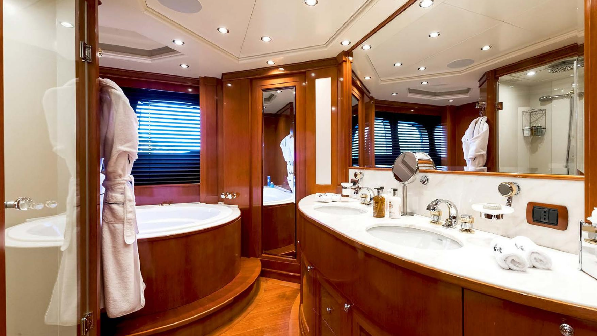 Mondomarine 43 | My Way V