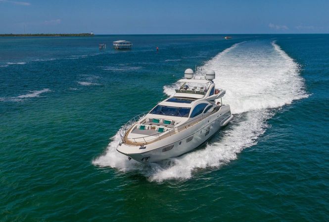 Azimut 103 | Scarlet