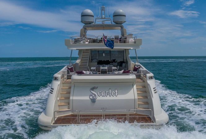 Azimut 103 | Scarlet