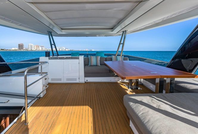 Lagoon Power 630 | Balance